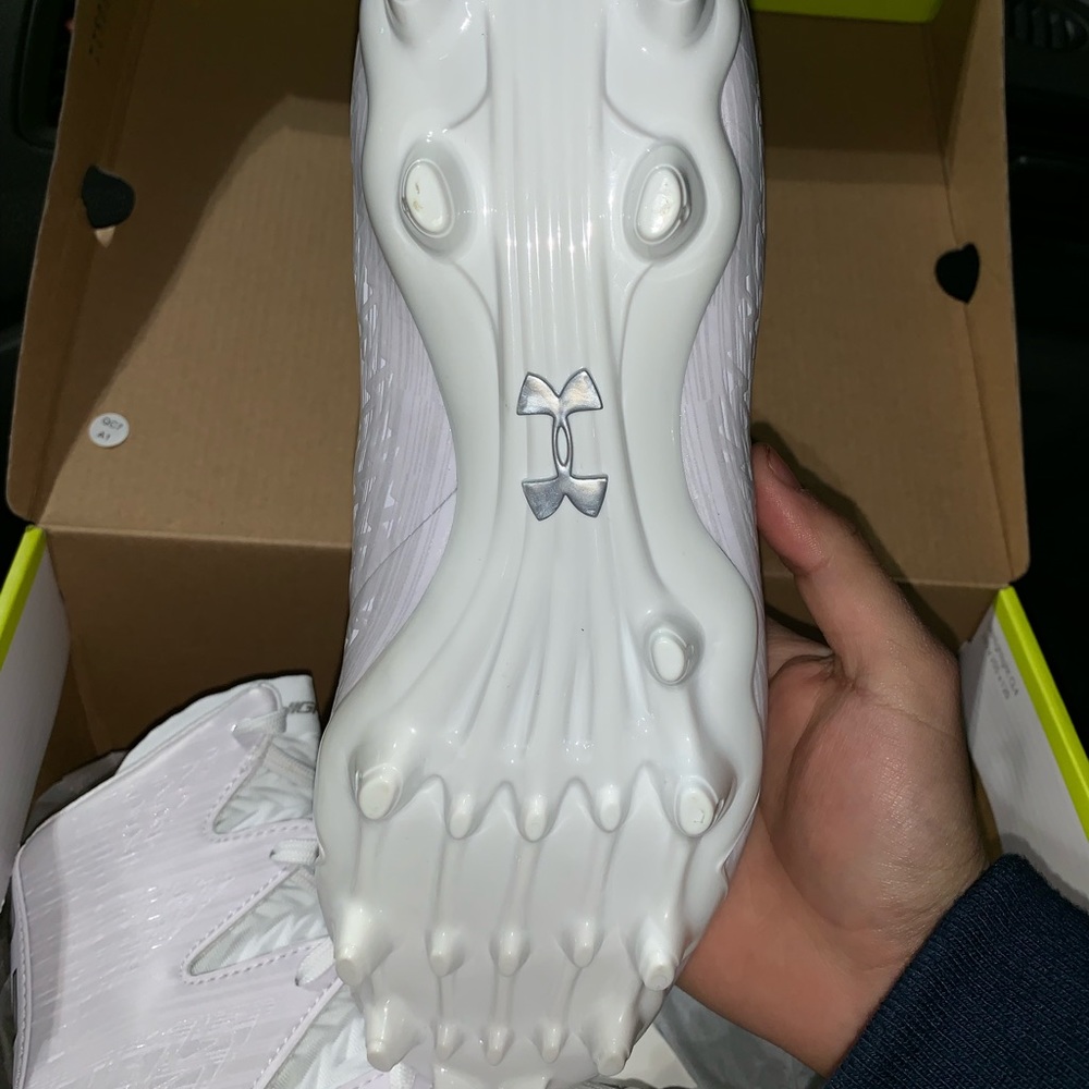Under armor cleats 9/5